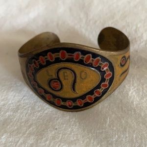 ❌SOLD❌ Vintage Brass Hand Painted Leo Bracelet